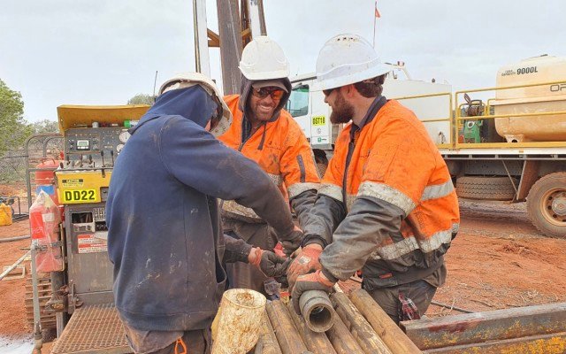 Aldoro Resources hits massive sulphides at Narndee, expands regional footprint