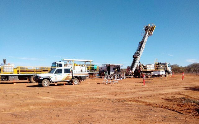 Alto Metals hits more shallow gold at Lords Corridor, updated resource by March