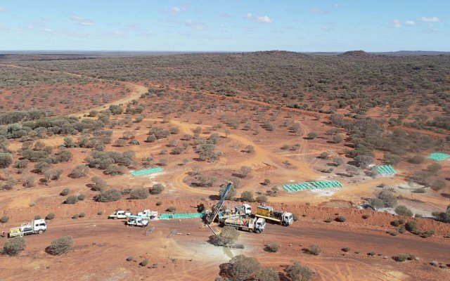 Alto Metals kicks off major drilling campaign at Sandstone gold project