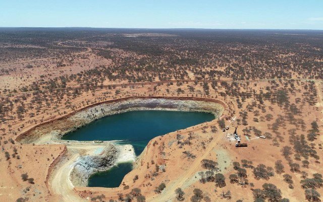 Alto Metals unearths more shallow gold at Sandstone ahead of resource update