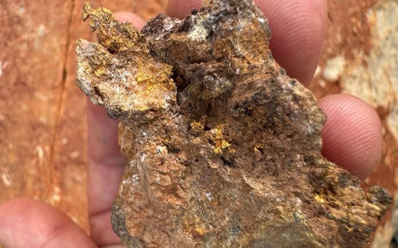 Artemis Resources reports bonanza gold-silver assays from surface sampling at Titan prospect