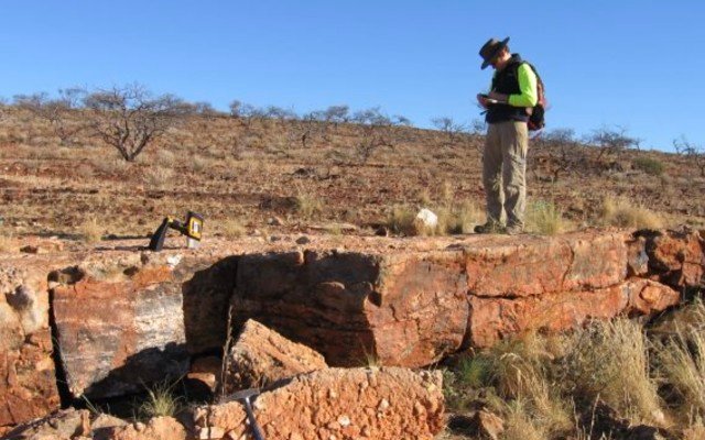 Assays validate Zenith Minerals’ broad-scale mineralised zone concept for Split Rocks