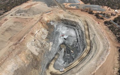 Auric Mining begins processing ore at Three Mile Hill for Jeffreys Find gold project