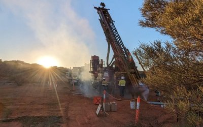 Aurumin launches ambitious drilling campaign at Sandstone gold project