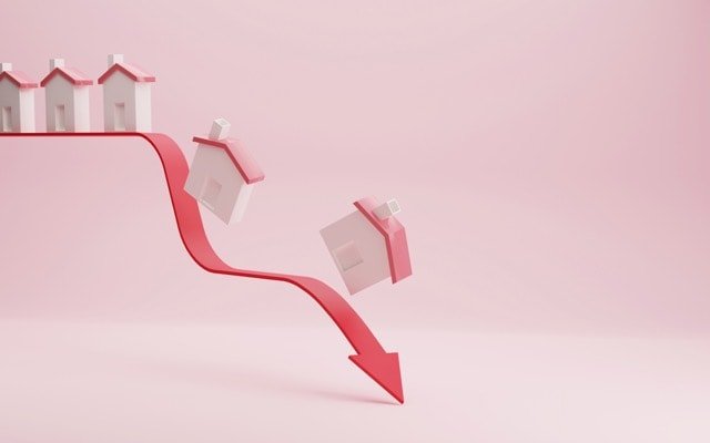 Australian household wealth plunges amid falling property prices and rising interest rates