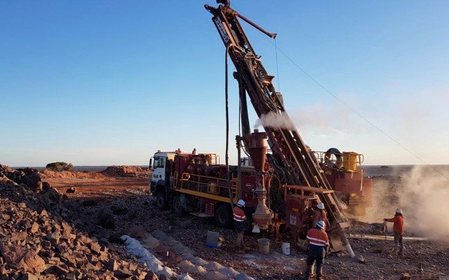 Barton Gold mobilises drilling rig as work kicks off at both South Australia projects