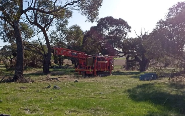 Battery Minerals brings double barrelled action to White Rabbit hunt