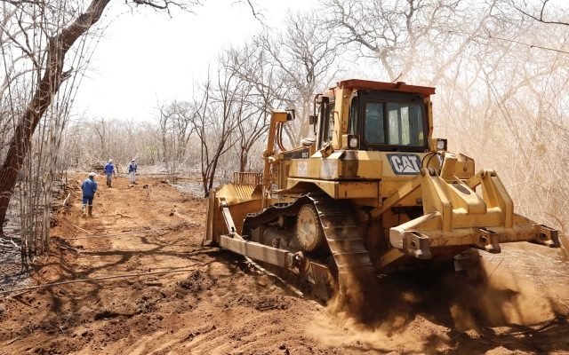 Battery Minerals uncovers ‘free-dig’ surface graphite at Montepuez Elephant deposit, evaluates vanadium upside