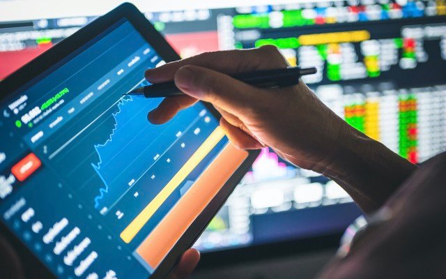 Weekly review: big miners give the ASX a late boost