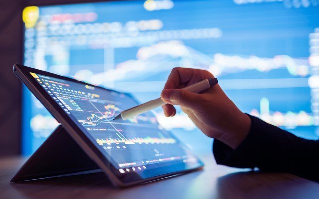 Weekly review: big vaccine deal just the tonic the market needed