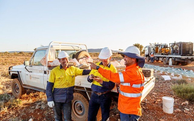 Bryah Resources and OM Holdings get started on next round of manganese drilling at Bryah Basin