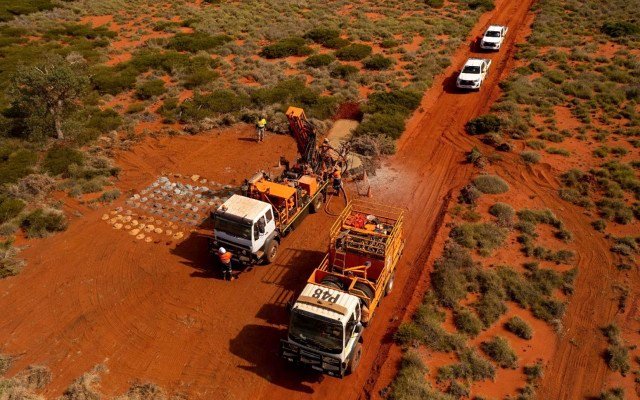 Caeneus Minerals uncovers visible sulphides at Roberts Hill, with drilling half-complete