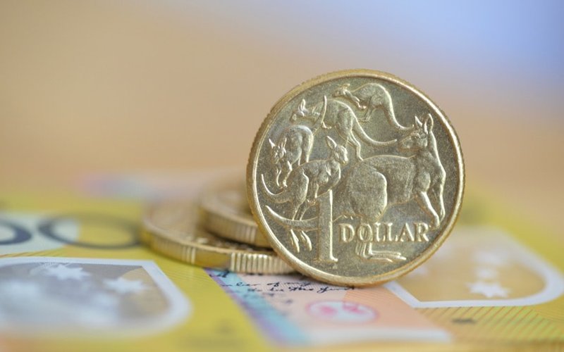 Cash in crisis: the diminishing role of physical money in the digital age