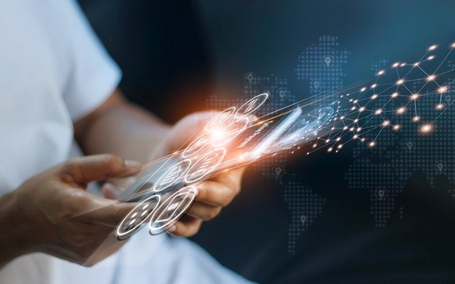 Crowd Media and SourceFlare extend Talking Head collaboration