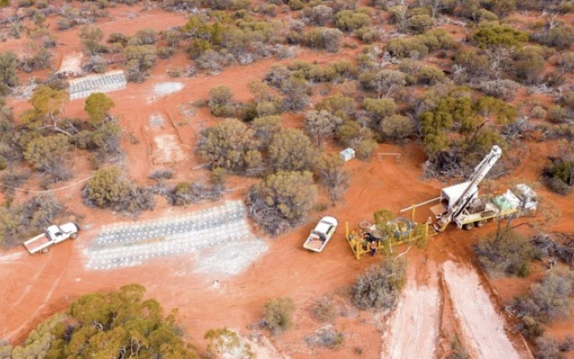 Estrella Resources survey defines large conductive body surrounding nickel sulphides at Carr Boyd project