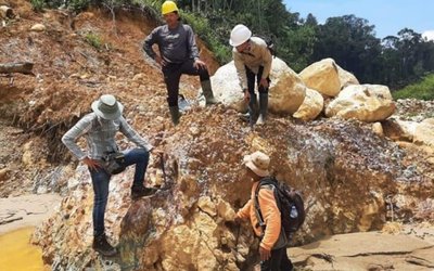 Far East identifies visible gold and electrum in Rek Rinti drill core