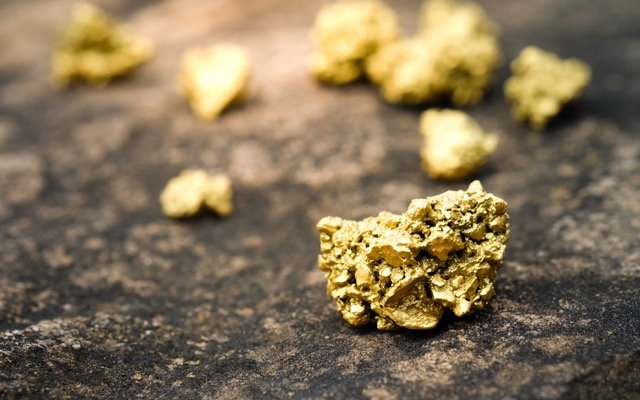 Gold remains steady as other asset classes retreat