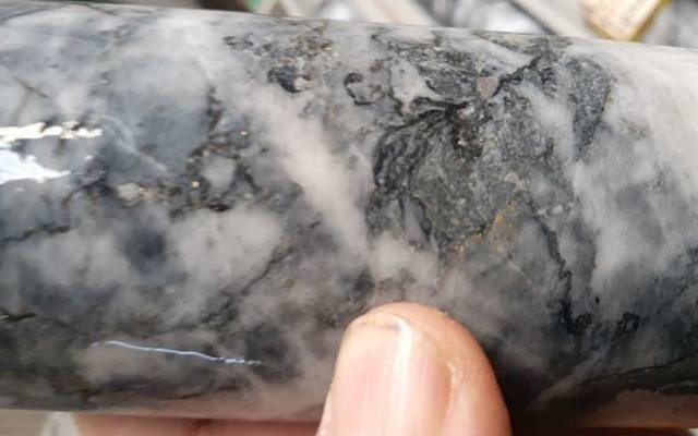 Great Southern Mining unearths visible gold at Cox’s Find, responds to ASX price query