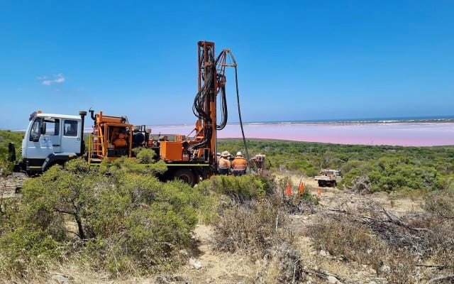 Heavy Minerals secures Dutch finance support for Port Gregory garnet project