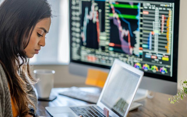 Hot share market attracts a younger crowd