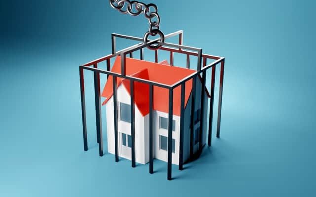 How many Australians are stuck in mortgage prison?