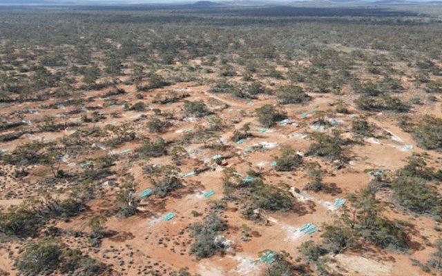 Investigator Resources drills nearby ground at Paris, hits silver, lead and zinc