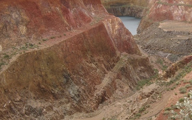 Kin Mining receives more ‘strong’ assays from Mount Flora prospect