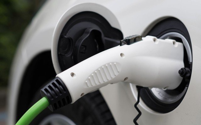 Magnis Resources locks-in cornerstone investor, boosts cash to advance graphite and battery assets