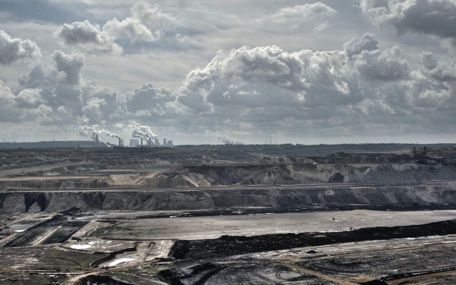 Major miners shift away from fossil fuel assets as researchers call for more ‘carbon accounting’
