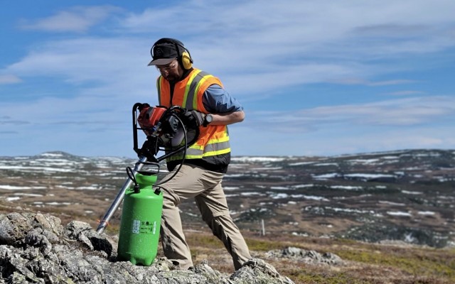 Matador Mining reveals early success from Cape Ray gold drilling