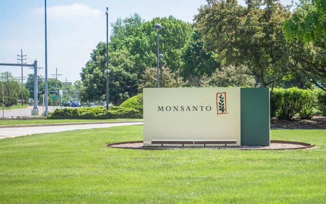 Monsanto defeated in record $2.9 billion trial against cancer causing herbicide Roundup