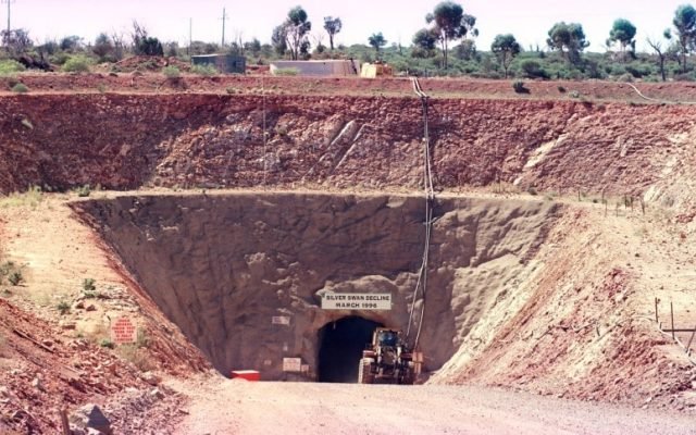 Poseidon Nickel confirms increase to Silver Swan nickel reserves, detects large EM anomaly at Black Swan pit