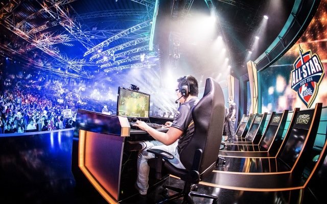 Razer deepens its incision into online gaming via Esports Mogul