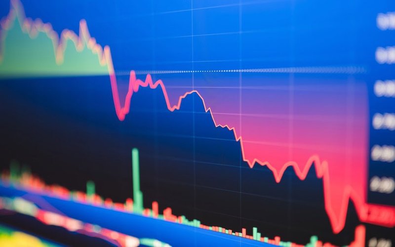 Market wrap: record level lost as lower commodities and US market bite