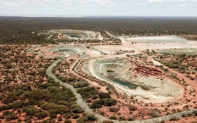 Resources & Energy Group finds large gold trend at East Menzies