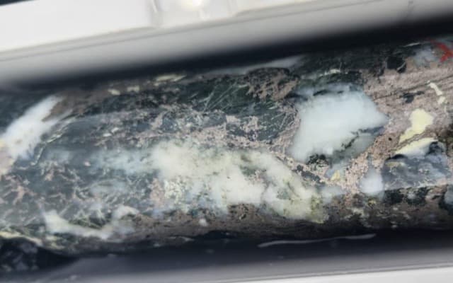 Revolver Resources reports latest round of drilling enhances VMS potential of Dianne copper deposit