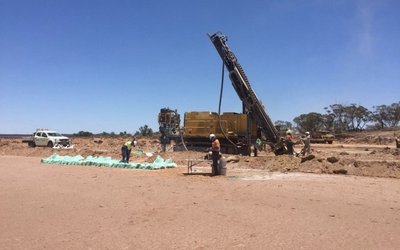 Rock chip sample returns up to 16.6g/t gold for Aruma, drill results pending