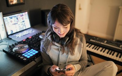 Songtradr commits almost $2m to Jaxsta’s music rights platform