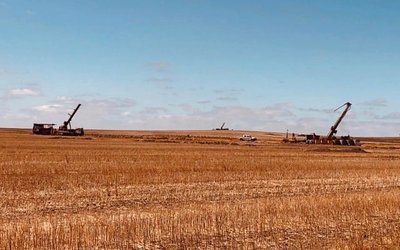 Stavely Minerals brings forward deep drilling, noted porphyry expert on site