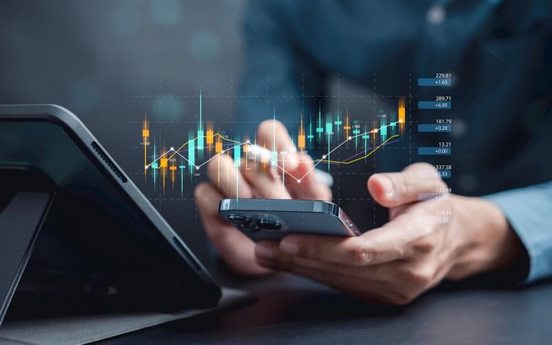 Market wrap: tech pushes market higher after monster Apple share buyback