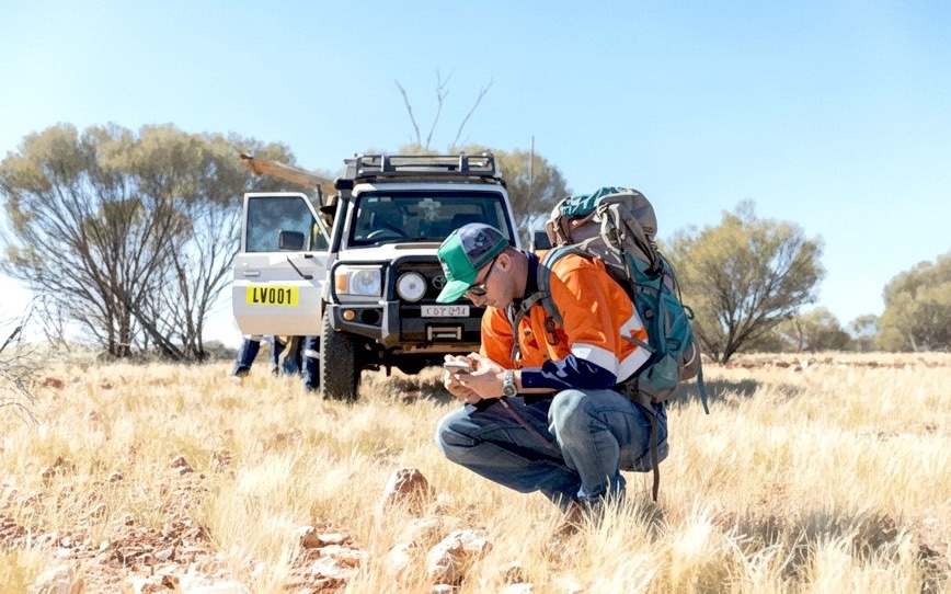 Tivan Discovers Manganese-Barite Gossan in Sampling at Sandover Fluorite Project