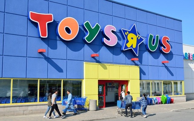 Toys”R”Us ANZ branches into UK under WH Smith High Street deal