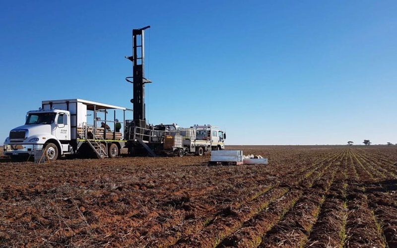VHM hits high-grade heavy minerals ore body at Nowie