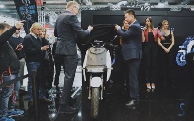 Vmoto unveils two new electric scooters at EICMA Motorcycle Show