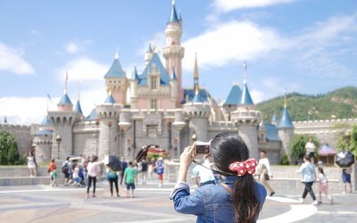 Walt Disney and Walmart sign up for Tinybeans’ novel family photos app