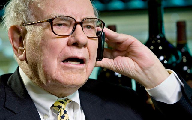 Why Warren Buffett finally moved into gold, is Bitcoin next?