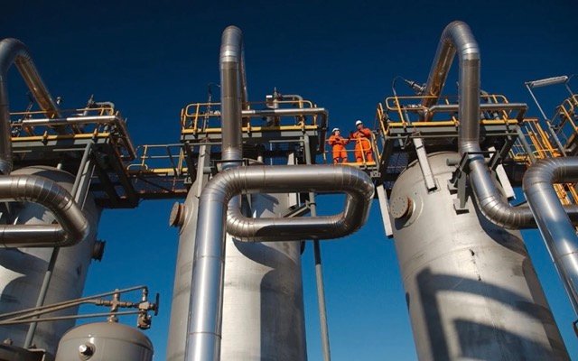 Weekly review: Woodside purchase of BHP Petroleum turbocharges market