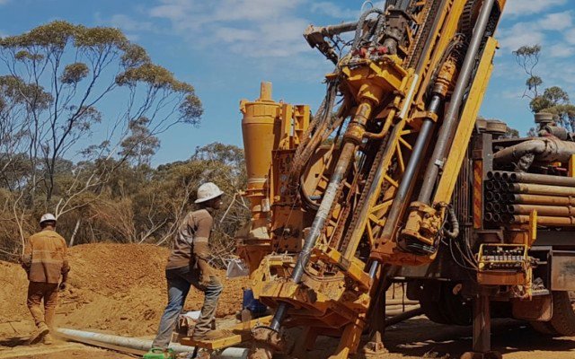 Zenith Minerals confirms new gold zones at Split Rocks